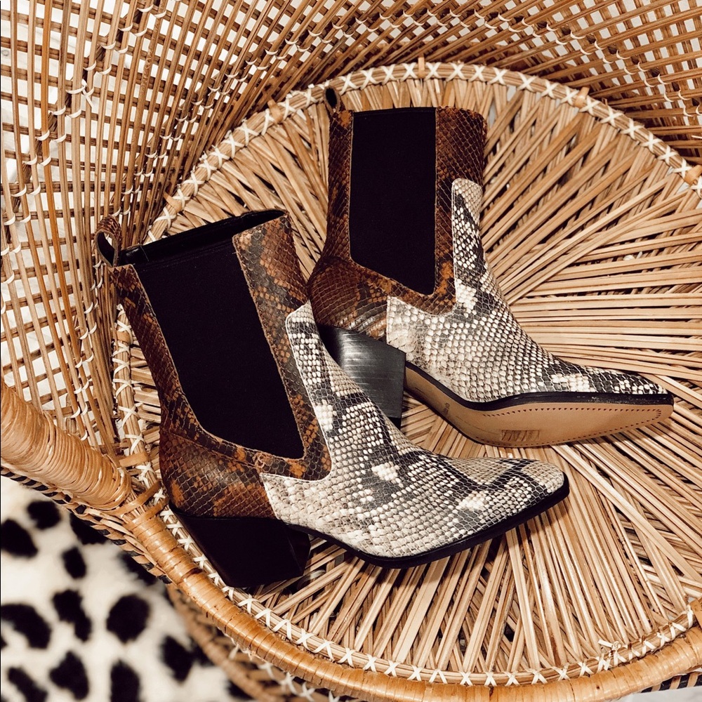 DOLCE VITA LEATHER SABERN BOOTIES - SNAKE PRINT - Picture 1 of 4